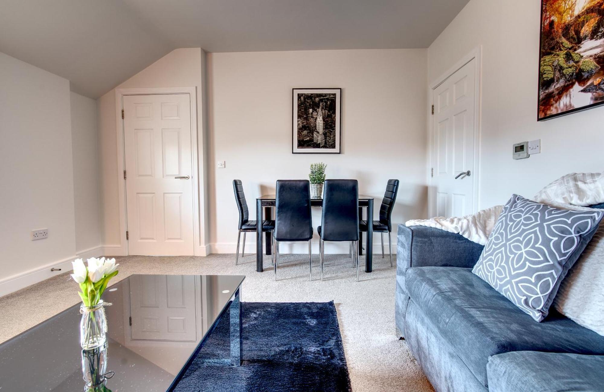 #St Georges Court By Derbnb, Spacious 2 Bedroom Apartments, Free Parking, Wi-Fi, Netflix & Within Walking Distance Of The City Centre Derby Extérieur photo