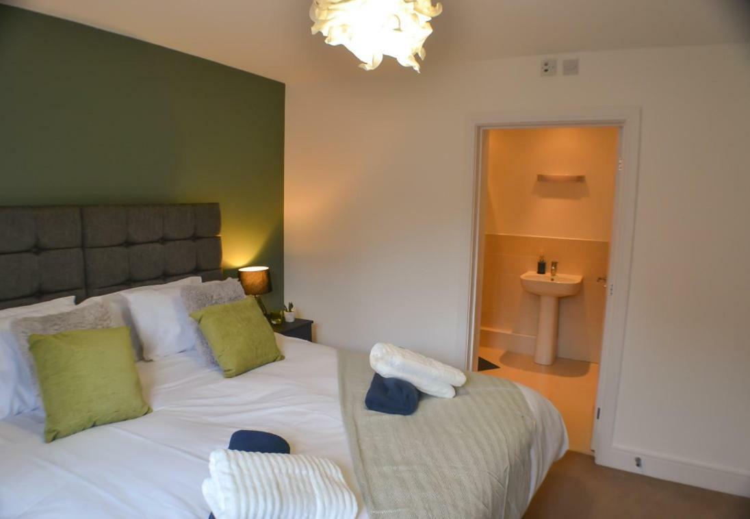 #St Georges Court By Derbnb, Spacious 2 Bedroom Apartments, Free Parking, Wi-Fi, Netflix & Within Walking Distance Of The City Centre Derby Extérieur photo