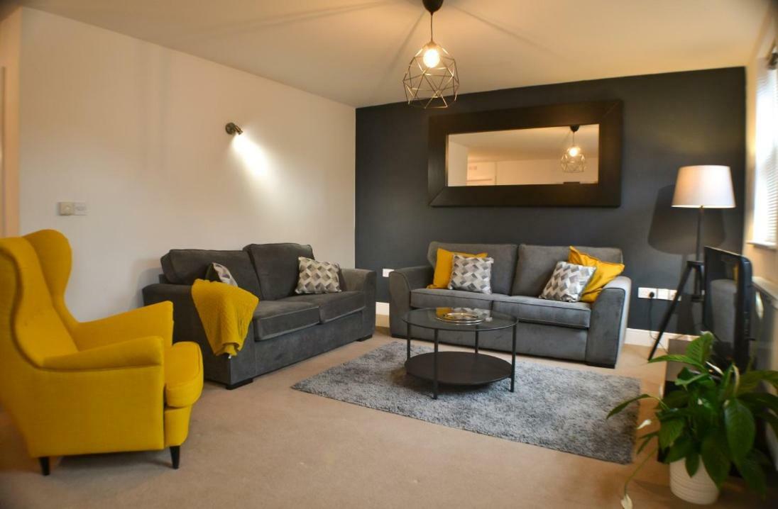 #St Georges Court By Derbnb, Spacious 2 Bedroom Apartments, Free Parking, Wi-Fi, Netflix & Within Walking Distance Of The City Centre Derby Extérieur photo